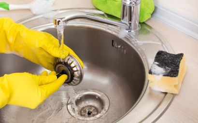 kitchen cleaning.jpg